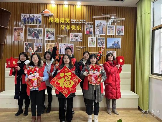 武穴市開(kāi)展“曬年味”送福活動(dòng).jpg.jpg