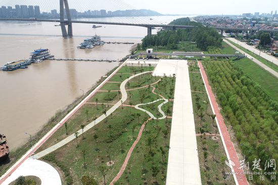 市生態(tài)環(huán)境局全力服務(wù)黃州港項目建設(shè)_副本.jpg