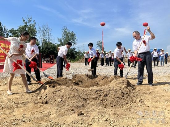 企業(yè)——五祖鰻鱺生態(tài)養(yǎng)殖基地項目開工儀式.jpg.jpg
